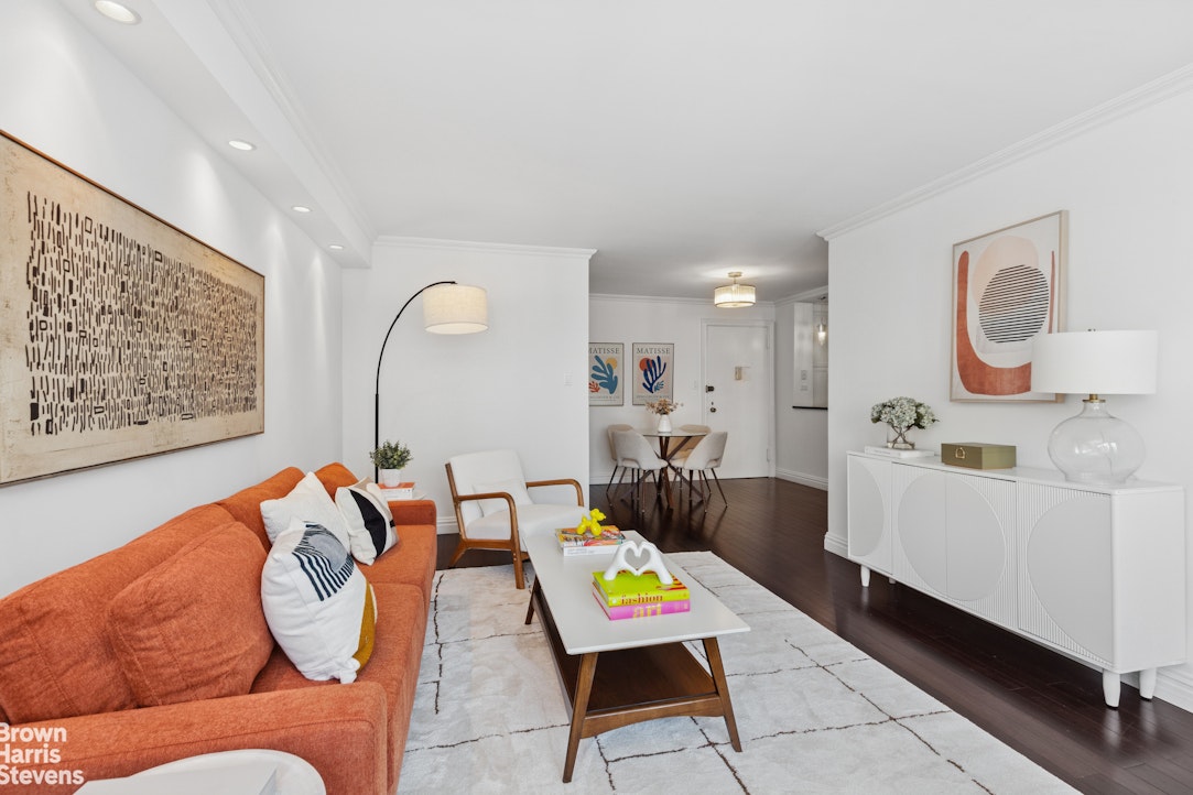 420 East 72nd Street, Unit 17F Manhattan, NY 10021 - Photo 3 of 13