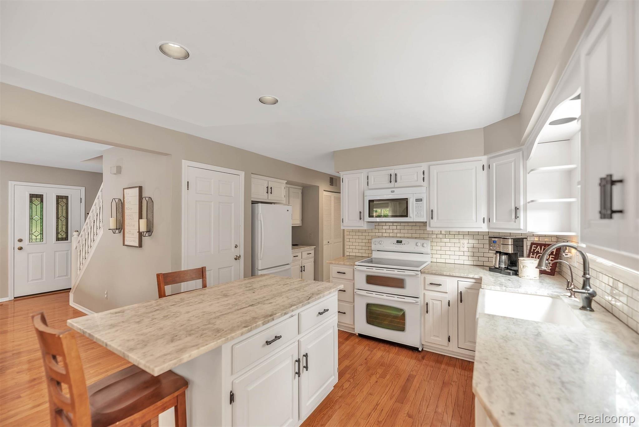 8830 Napier Road Northville, MI 48168 - Photo 16 of 47 19-8830 Napier Rd-WindowStill-Real-.jpg