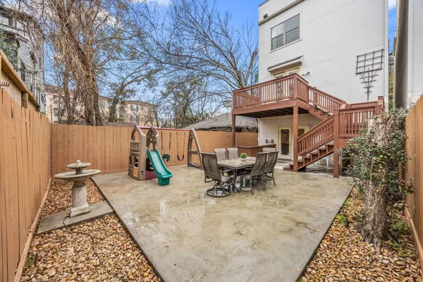 $3,700 | 510 Jackson Hill Street, Houston, TX 77007