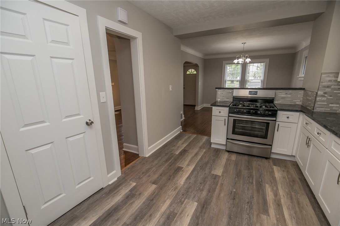 3857 Montevista Road Cleveland, OH 44121 - Photo 12 of 35