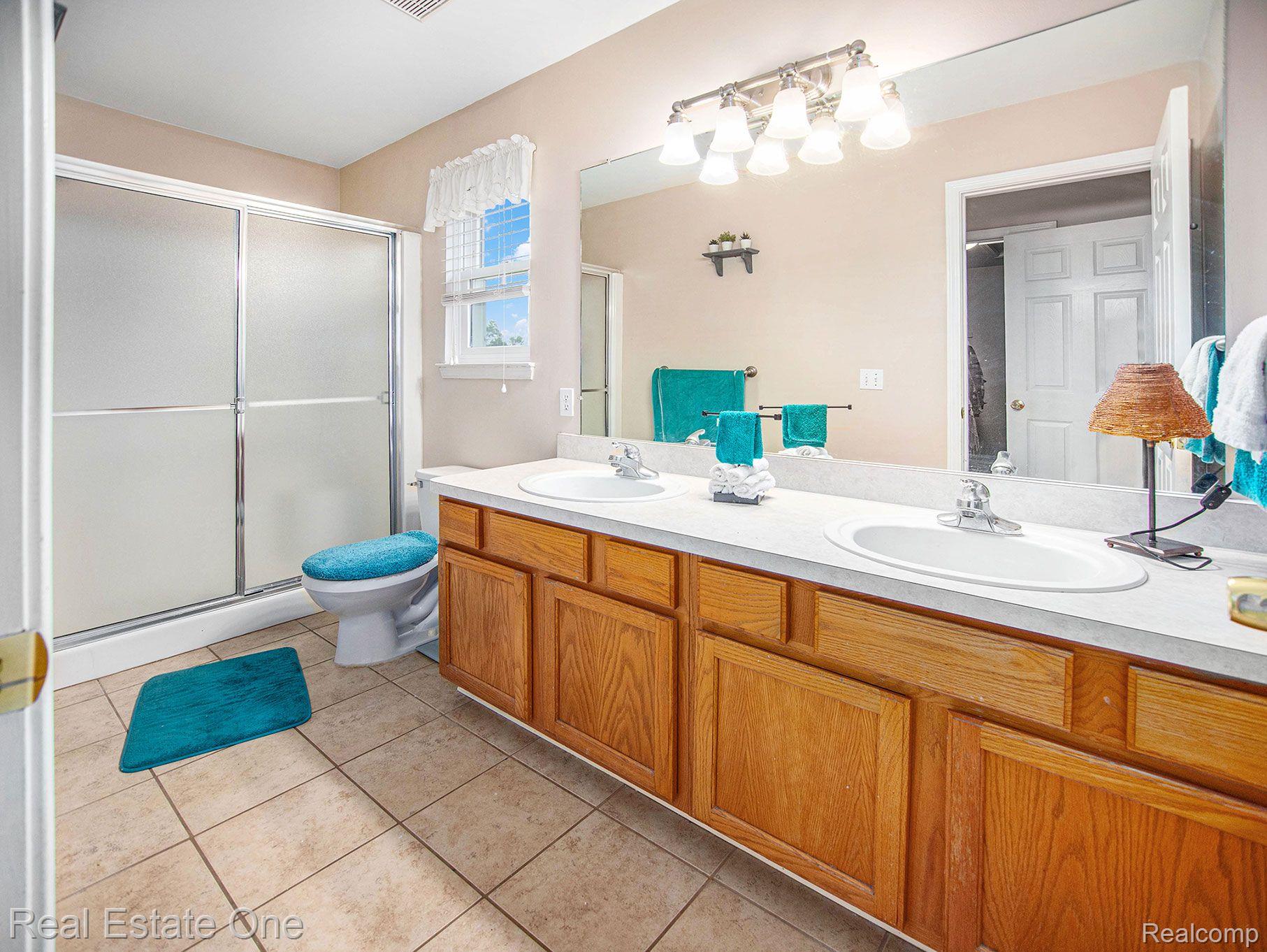3534 Normandy Drive Rochester, MI 48306 - Photo 13 of 31 Gallery Image 13