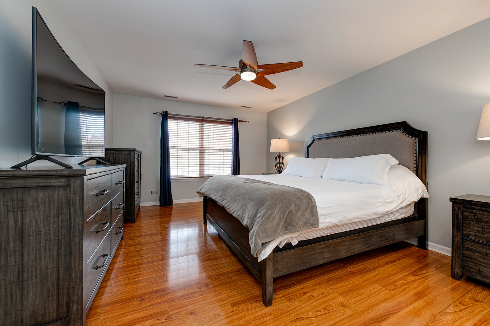 866 Deer Path Drive Antioch, IL 60002 - Photo 16 of 28 a spacious bedroom with a bed and a window