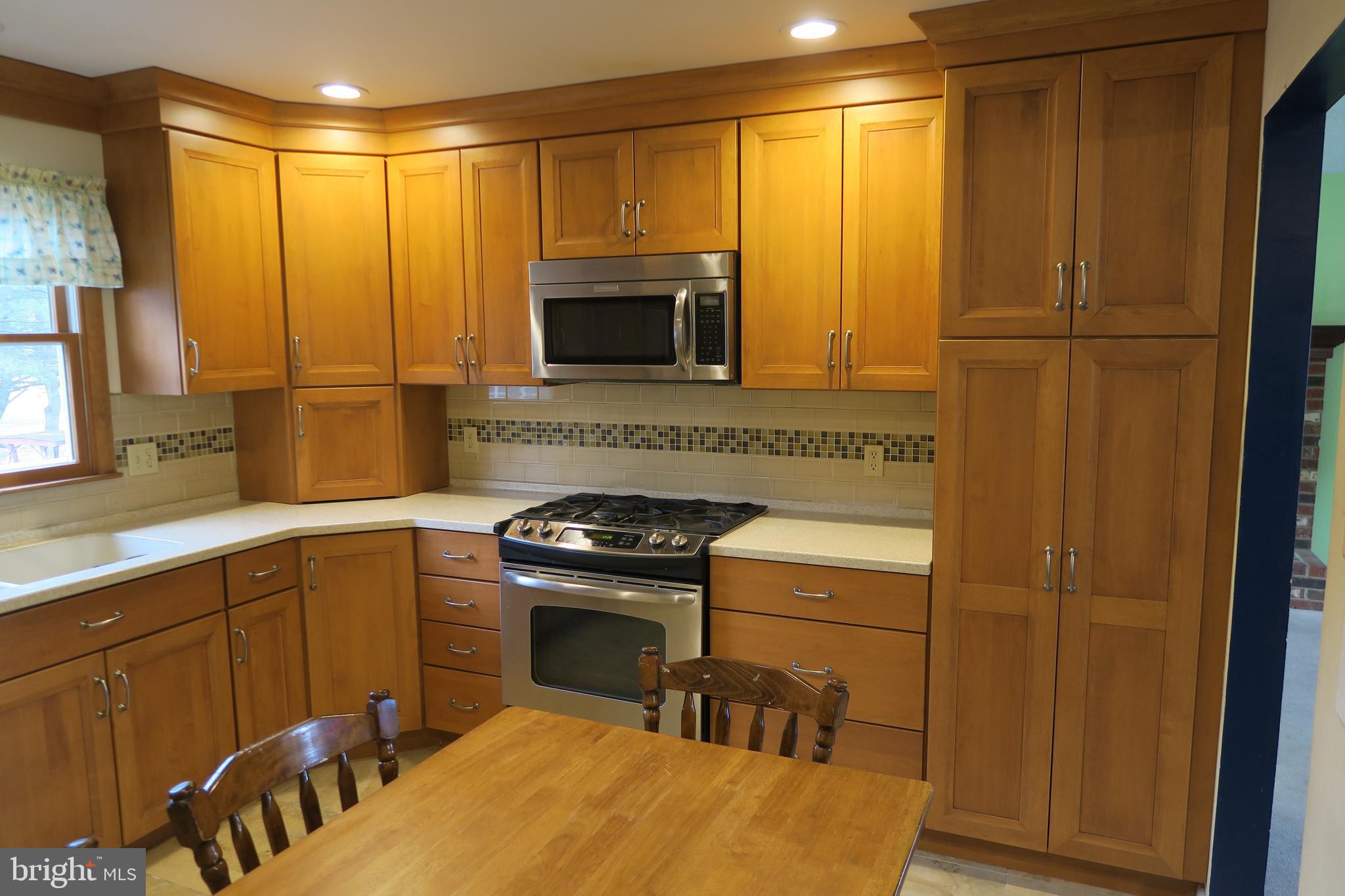 864 Monmouth Road Cream Ridge, NJ 08514 - Photo 13 of 29