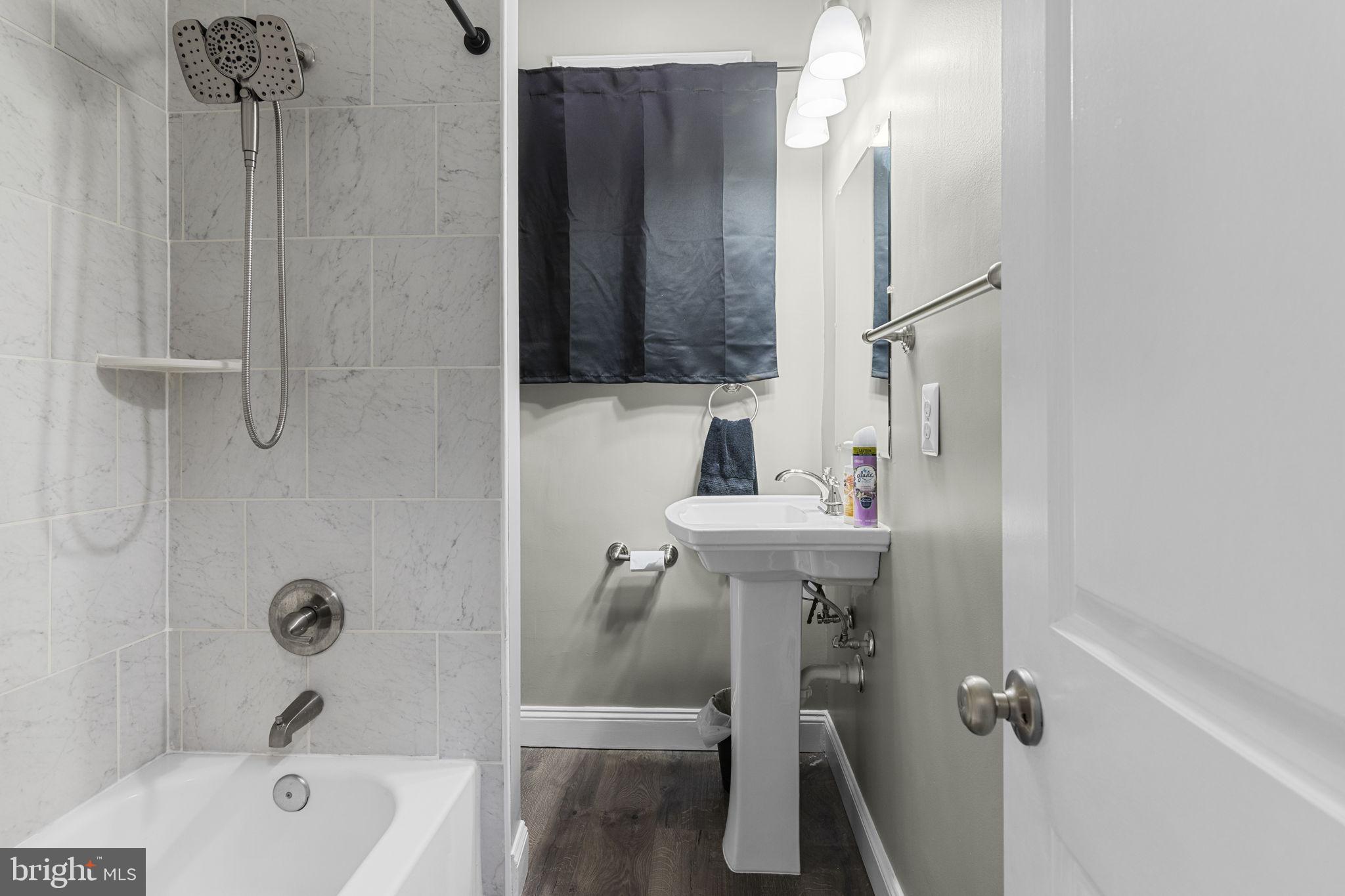 3110 Cliftmont Avenue Baltimore, MD 21213 - Photo 18 of 31 Main Bathroom
