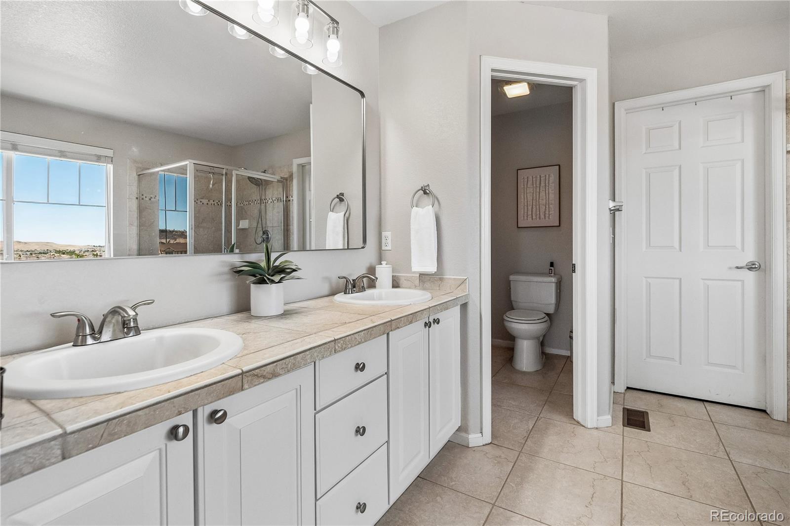 10836 Hickory Ridge Lane Highlands Ranch, CO 80126 - Photo 20 of 48 Gallery Image 20