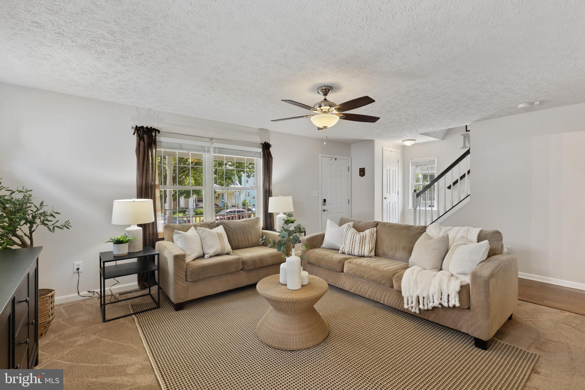 5824 Clearspring Road Baltimore, MD 21212 - Photo 5 of 39 OPEN AND SPACIOUS LIVING ROOM