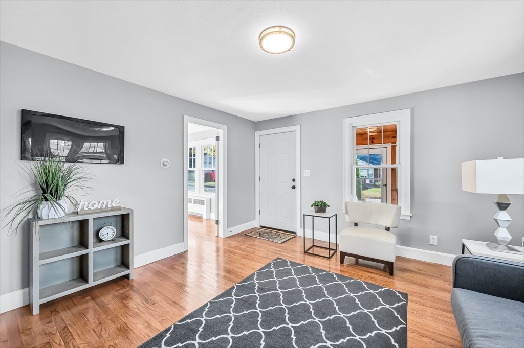34 Francis Street Springfield, MA 01104 - Photo 5 of 34 Gallery Image 5