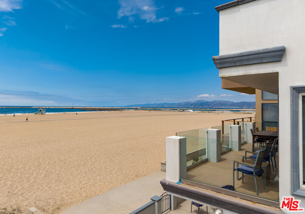 6419 Ocean Front Walk Playa del Rey, CA 90293 - Photo 34 of 47 Gallery Image 34