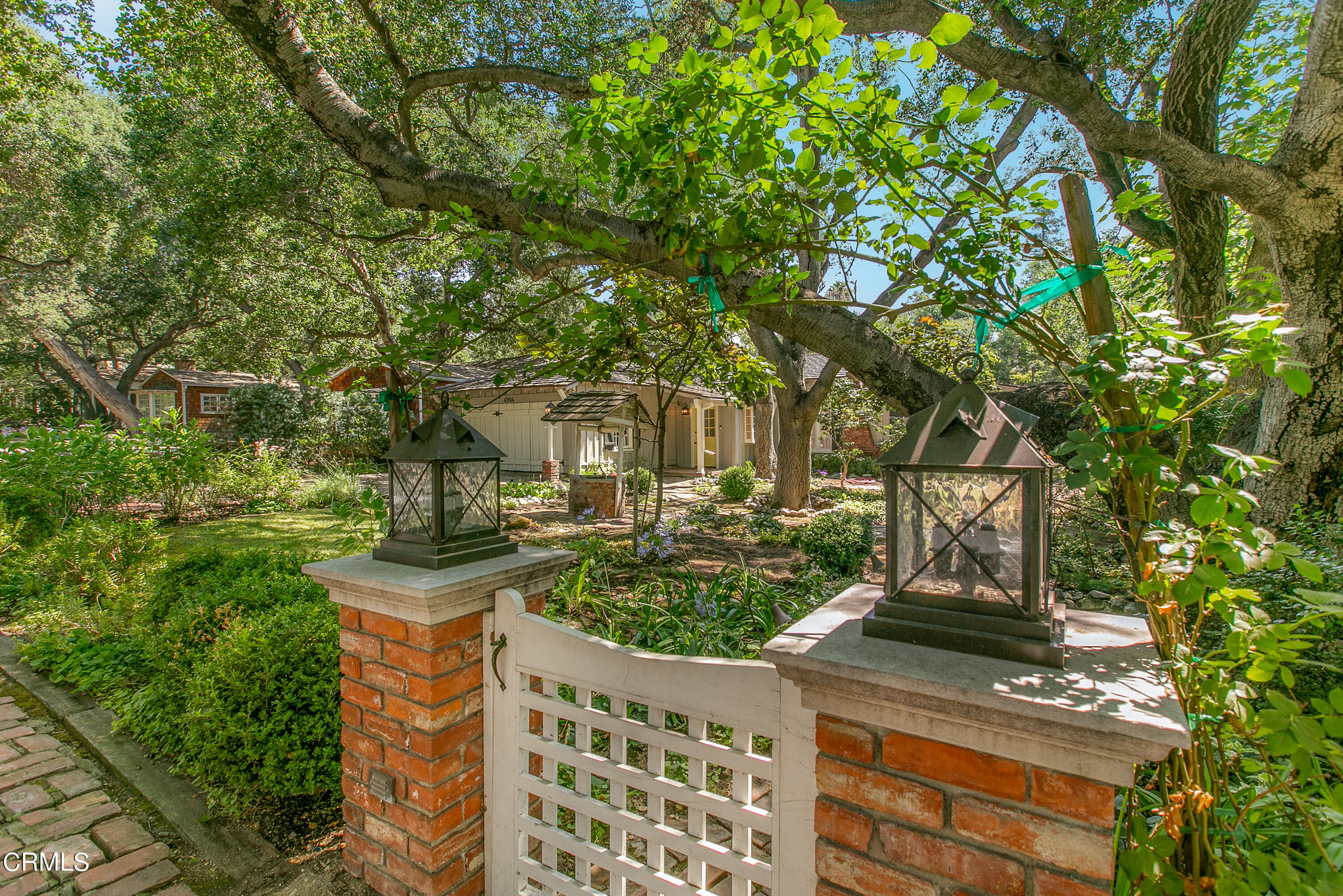 4904 Hampton Road La Canada Flintridge, CA 91011 - Photo 1 of 20 a front view of a house with garden