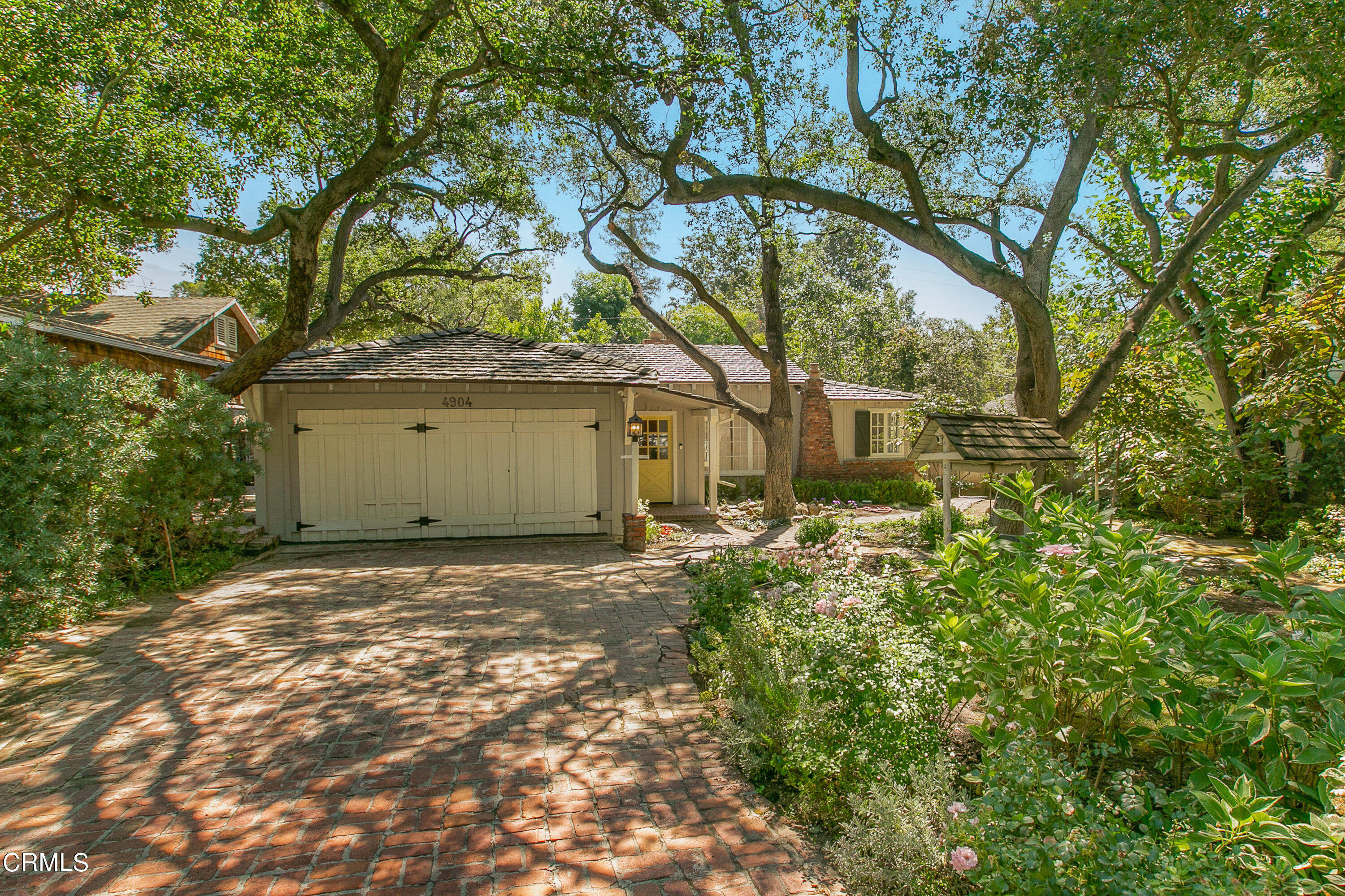 4904 Hampton Road La Canada Flintridge, CA 91011 - Photo 2 of 20 a view of a house with a tree
