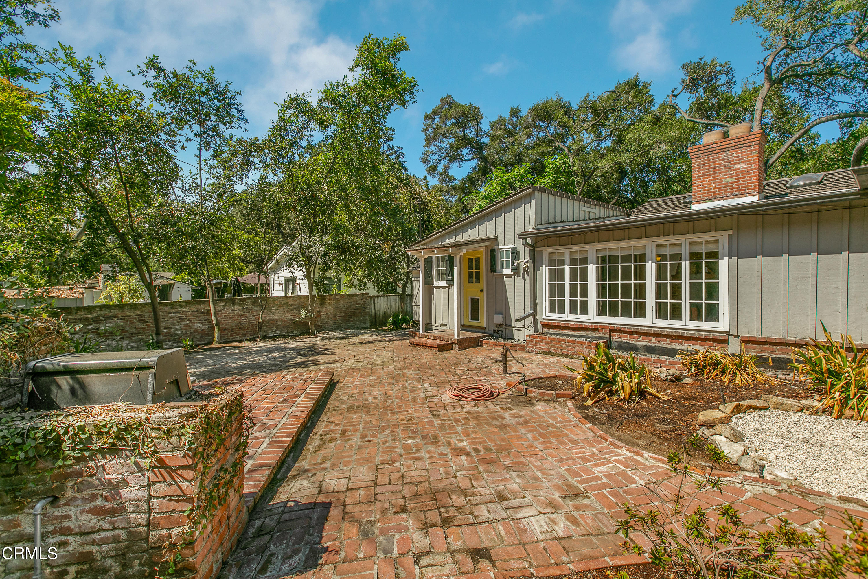 4904 Hampton Road La Canada Flintridge, CA 91011 - Photo 20 of 20 a front view of a house with a yard