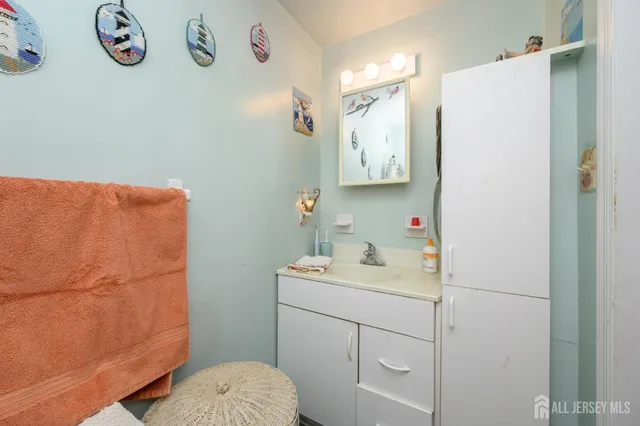 $450,000 | 4 Homestead Avenue, Avenel, NJ 07001