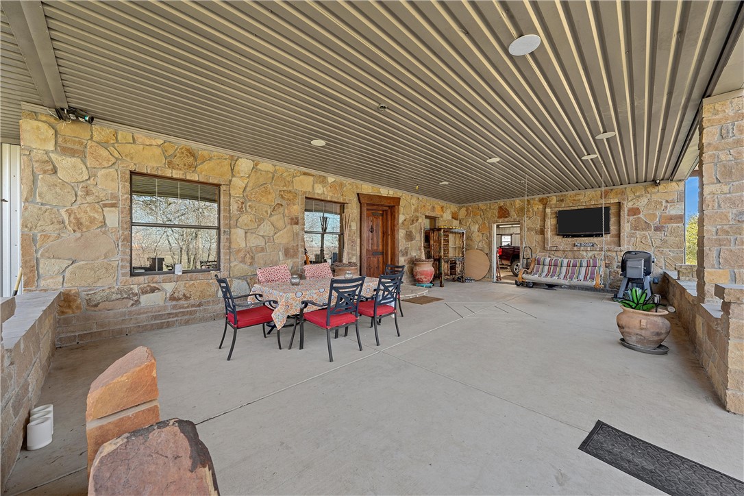 404 Cr 459 Road Lott, TX 76656 - Photo 13 of 64