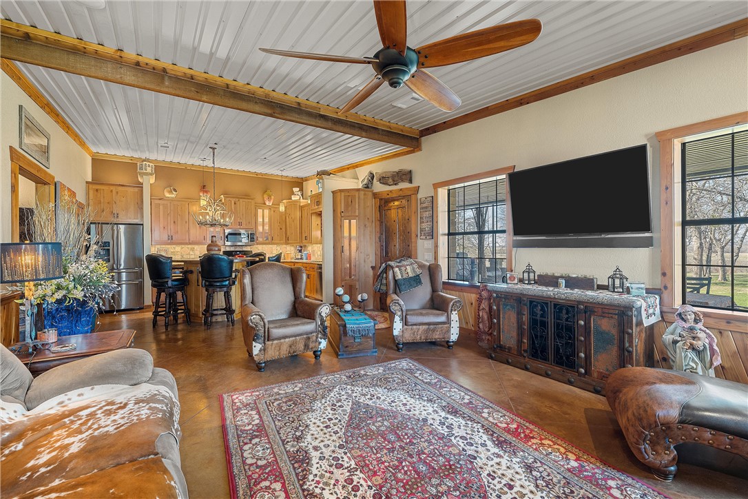 404 Cr 459 Road Lott, TX 76656 - Photo 17 of 64