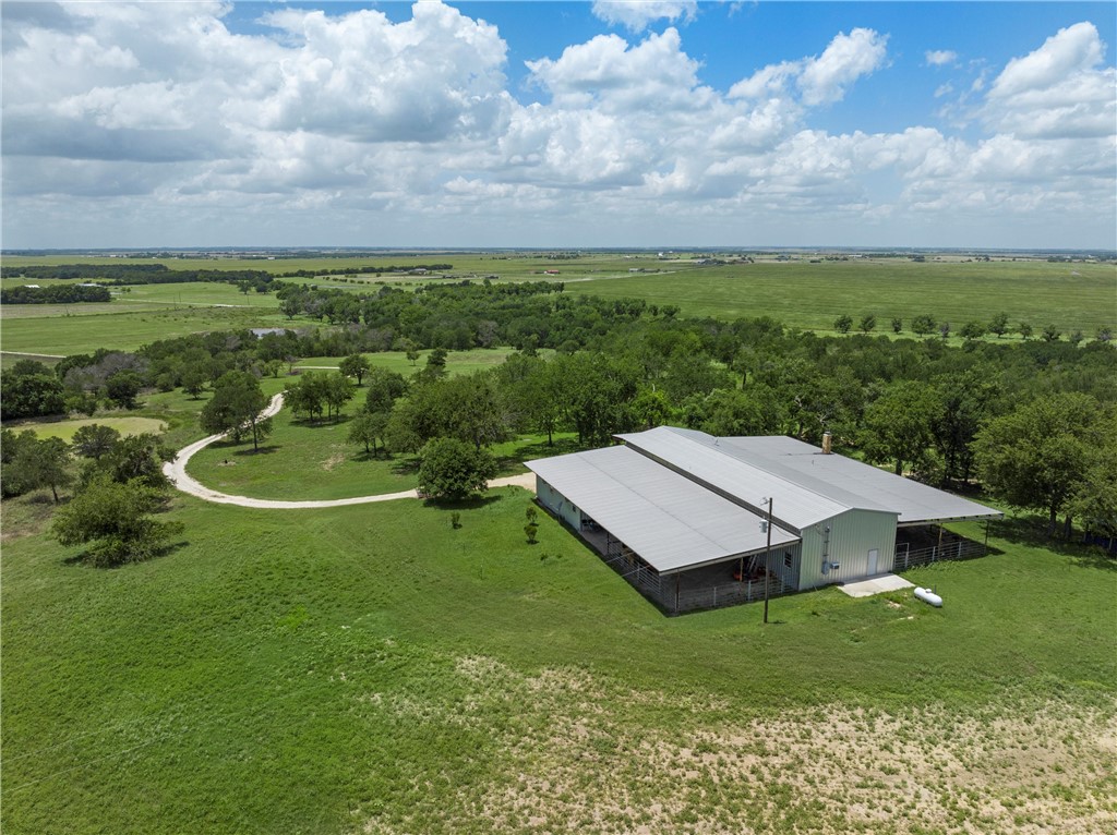 404 Cr 459 Road Lott, TX 76656 - Photo 4 of 64