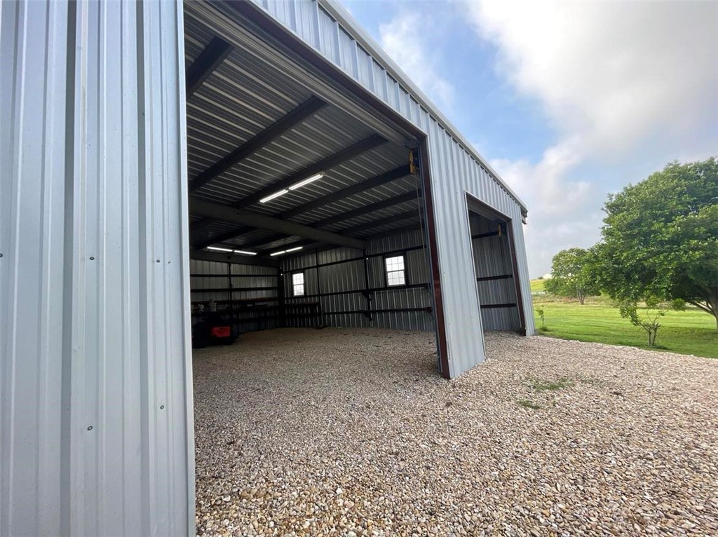 404 Cr 459 Road Lott, TX 76656 - Photo 10 of 64