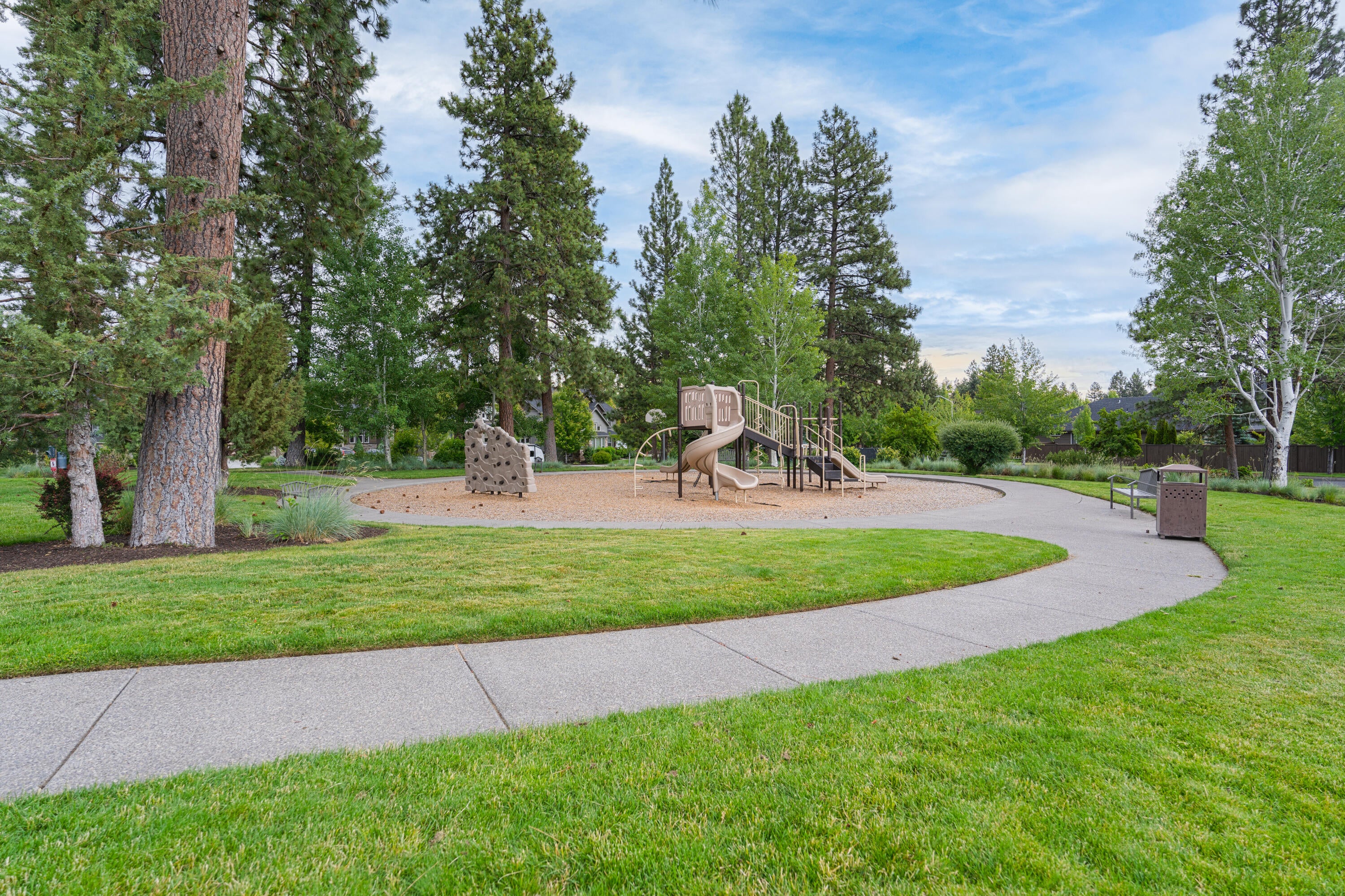 19665 Aspen Ridge Drive Bend, OR 97702 - Photo 30 of 33 DSC06059-Edit