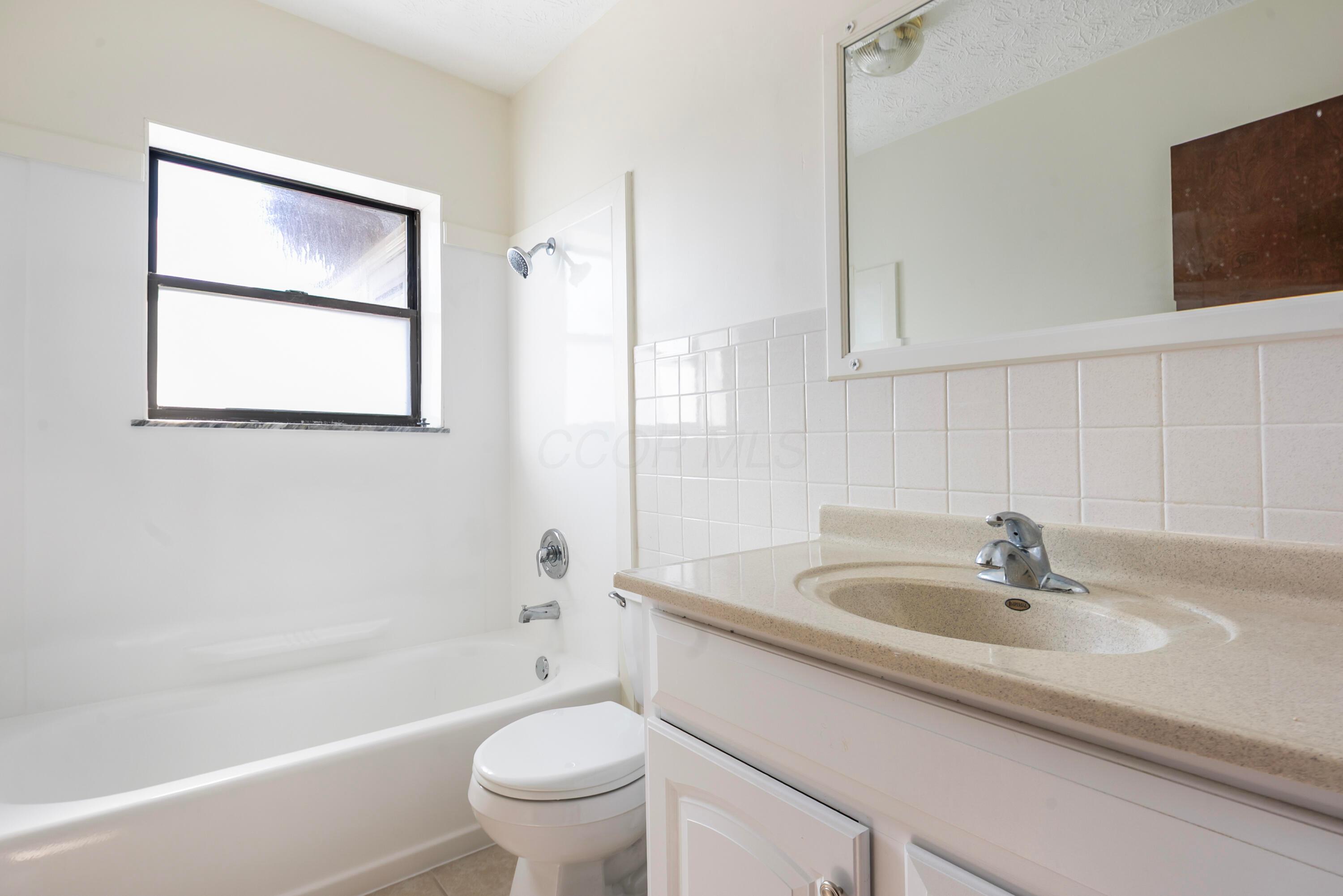 2291 East Howard Road Obetz, OH 43207 - Photo 15 of 43 Full Bath