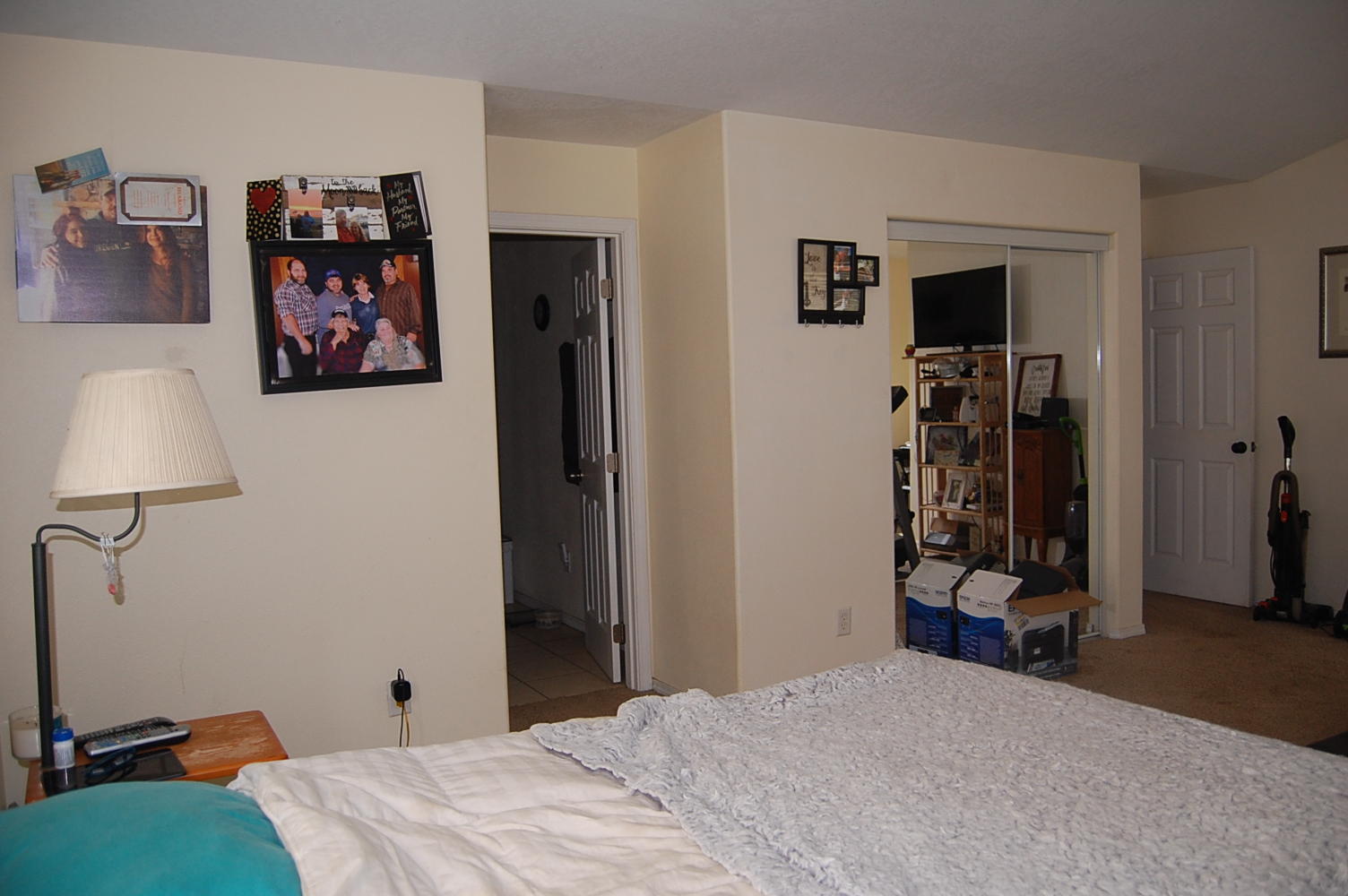 2088 Robinson Road Grants Pass, OR 97527 - Photo 17 of 24 Master Bedroom2