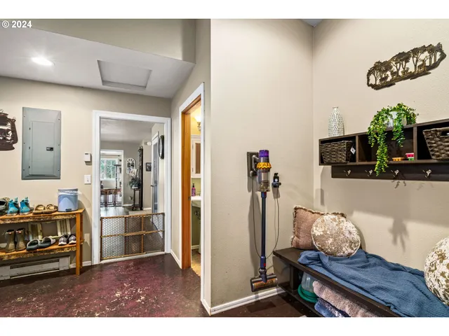 $625,000 | 72956 London Road, Cottage Grove, OR 97424