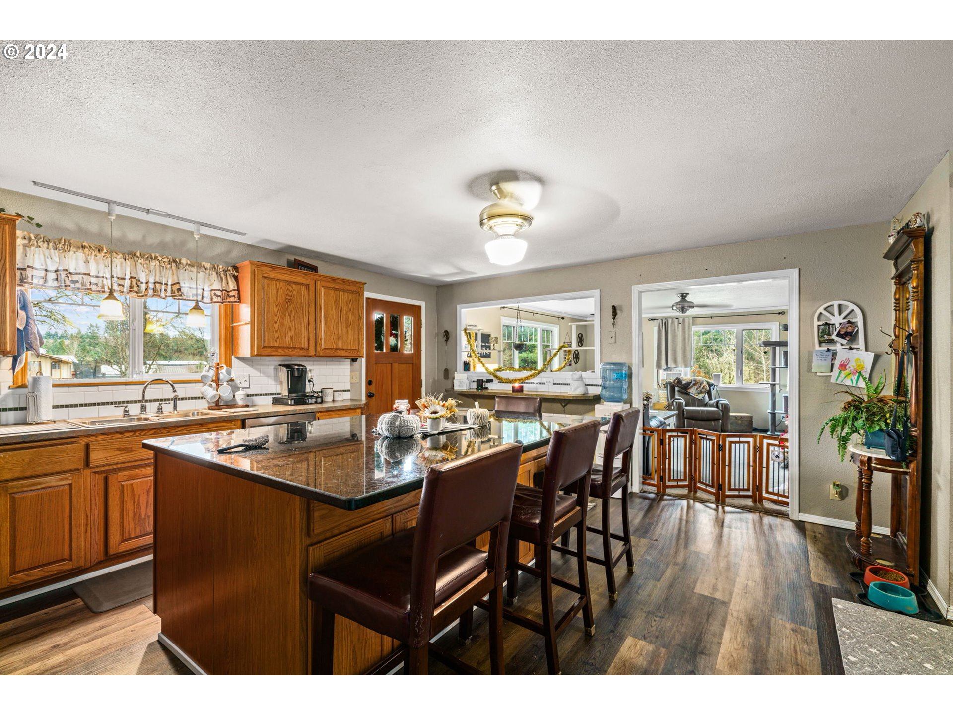 72956 London Road Cottage Grove, OR 97424 - Photo 7 of 44