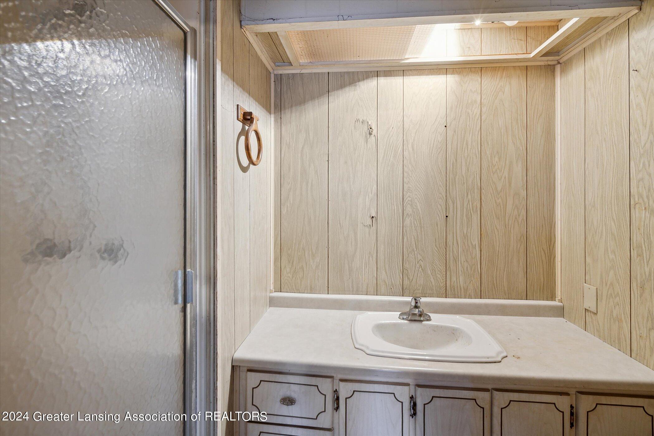 11055 Dutcher Road Sebewaing, MI 48759 - Photo 20 of 38 20-11055-Dutcher-Rd-WindowStill-14