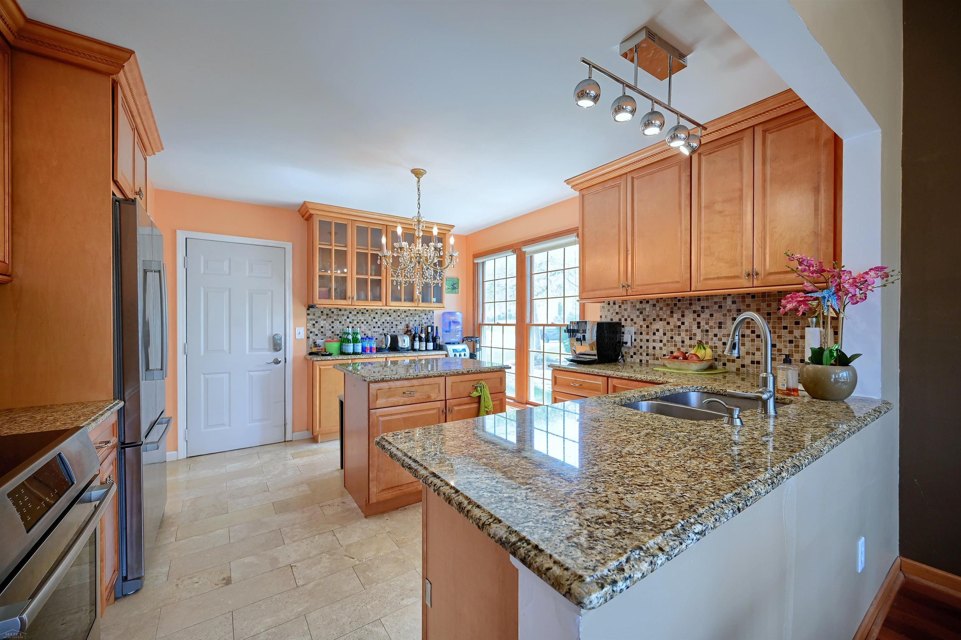 492 Bolinger Street Rochester Hills, MI 48307 - Photo 5 of 24