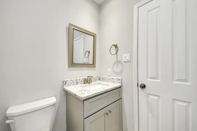 $2,095 | 66 Scarlet Woods Court, The Woodlands, TX 77380