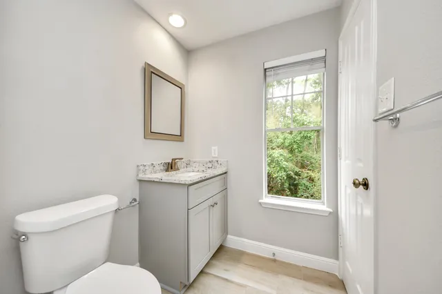 $2,095 | 66 Scarlet Woods Court, The Woodlands, TX 77380