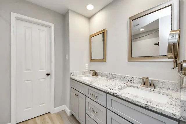 $2,095 | 66 Scarlet Woods Court, The Woodlands, TX 77380