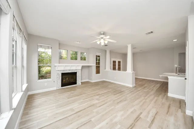 $2,095 | 66 Scarlet Woods Court, The Woodlands, TX 77380