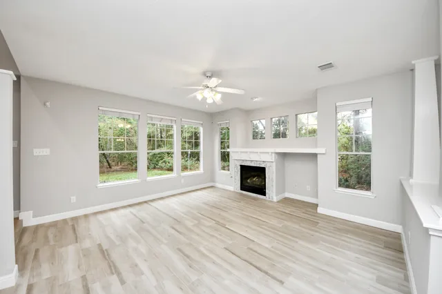 $2,095 | 66 Scarlet Woods Court, The Woodlands, TX 77380