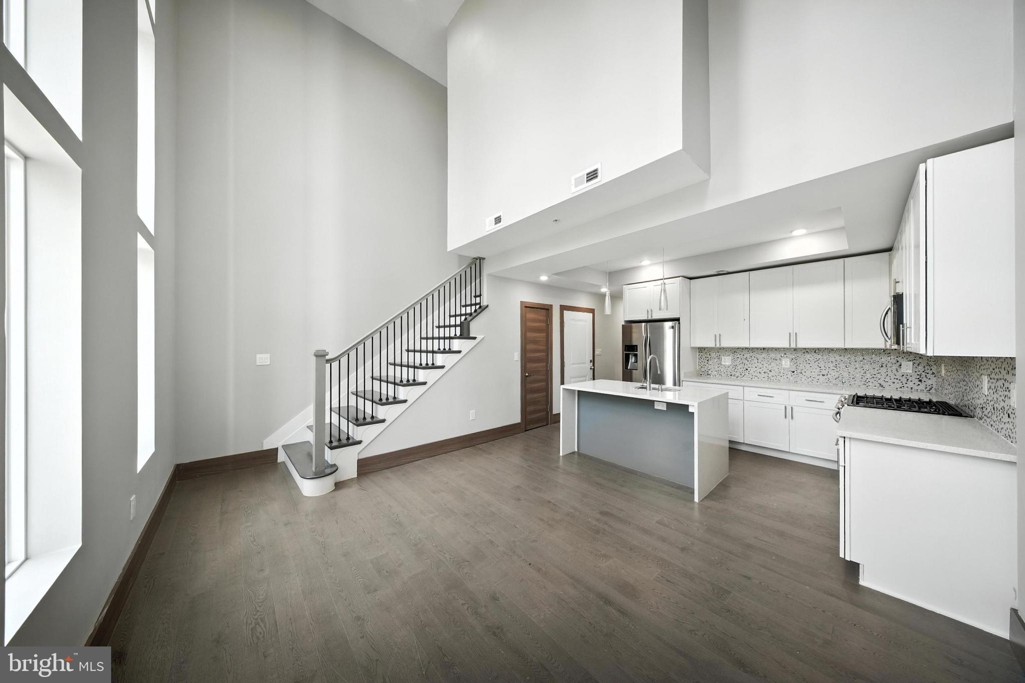 2109 M Street Northeast, Unit 8 Washington, DC 20002 - Photo 5 of 37 Living Room