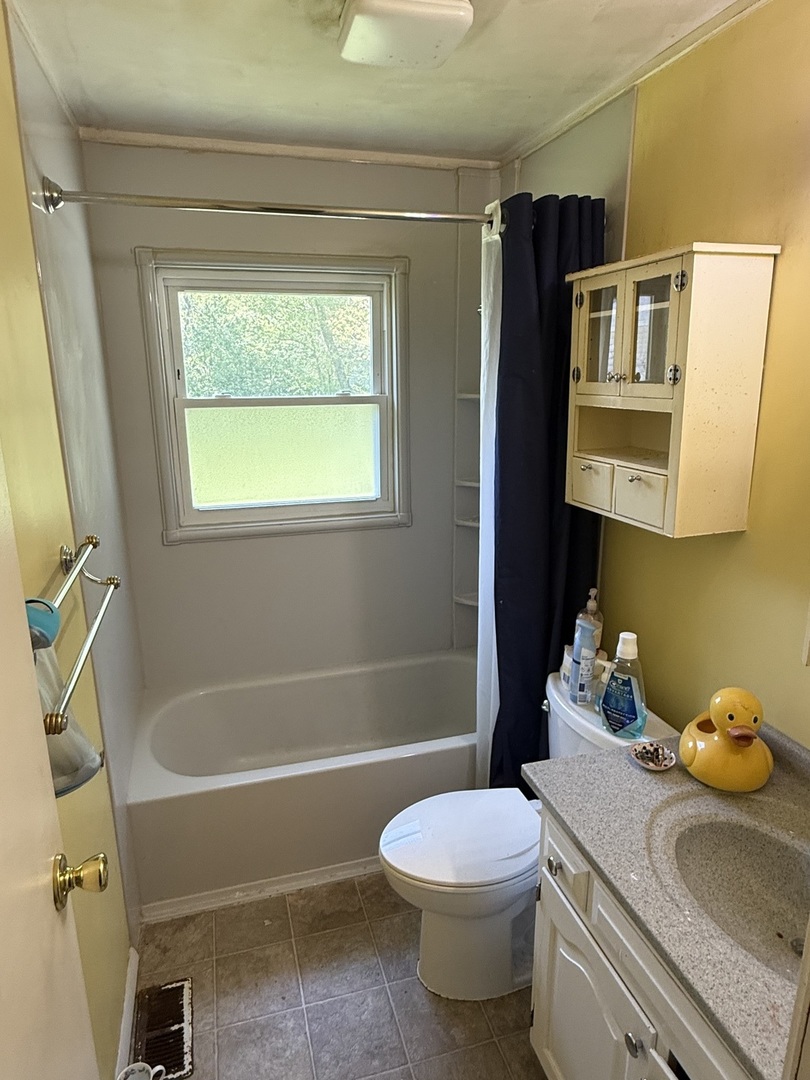 601 Ridgewood Court Champaign, IL 61821 - Photo 9 of 13