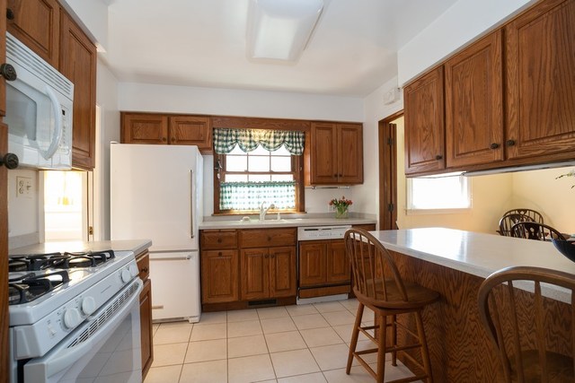 1257 Ridge Road Highland Park, IL 60035 - Photo 3 of 13