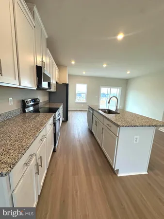 $2,200 | 369 Huntwell W Avenue, Ranson, WV 25438