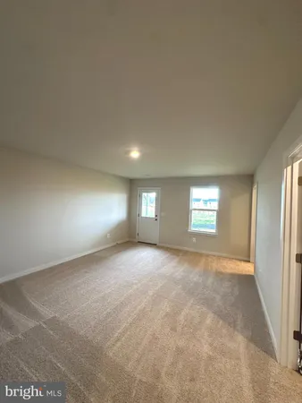 $2,200 | 369 Huntwell W Avenue, Ranson, WV 25438