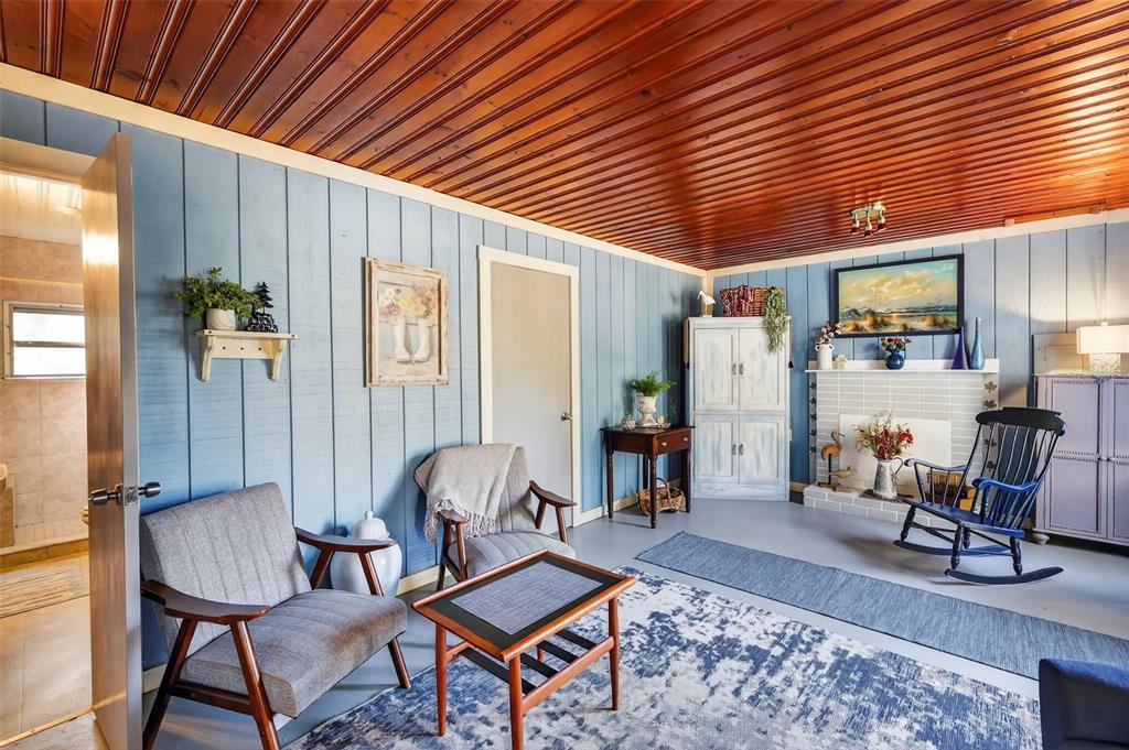 8481 Cr 636 Bushnell Bushnell, FL 33513 - Photo 9 of 25 a outdoor space with furniture