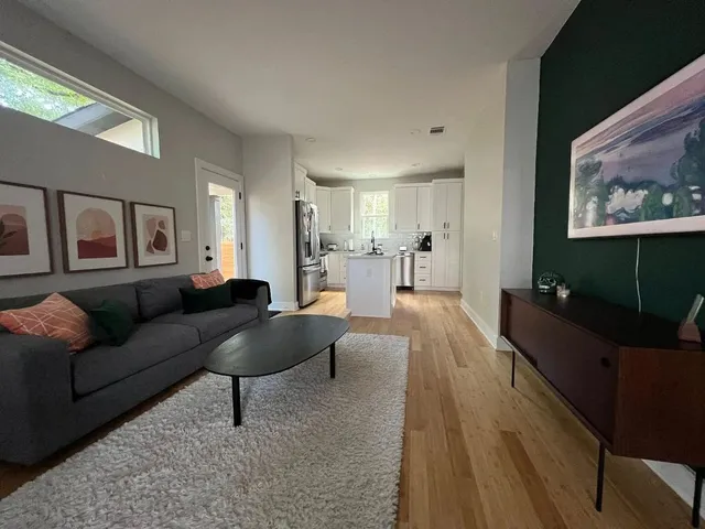 $2,500 | 5711 Tura Lane, Unit B, Austin, TX 78721