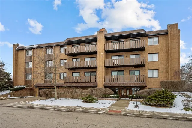 $289,000 | 1795 Lake Cook Road, Unit 207, Highland Park, IL 60035