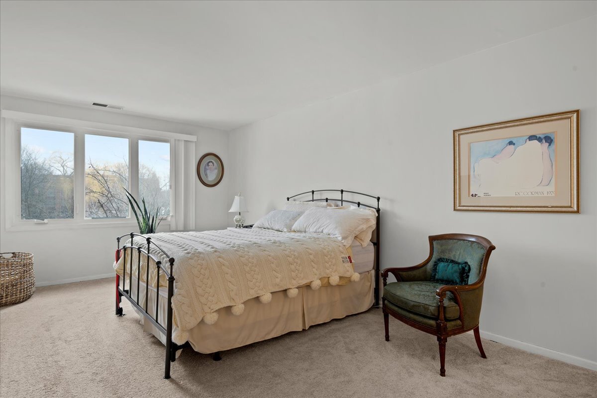 1795 Lake Cook Road, Unit 207 Highland Park, IL 60035 - Photo 14 of 18