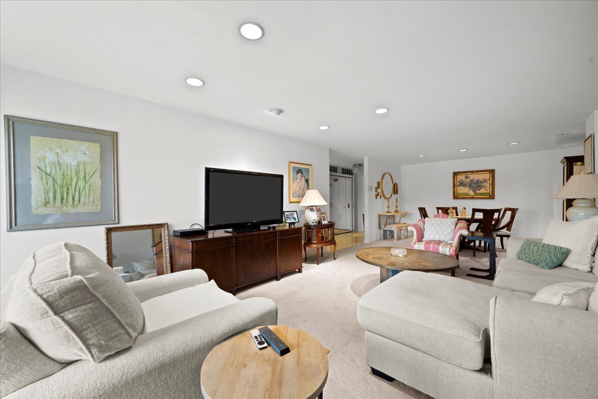 1795 Lake Cook Road, Unit 207 Highland Park, IL 60035 - Photo 8 of 18