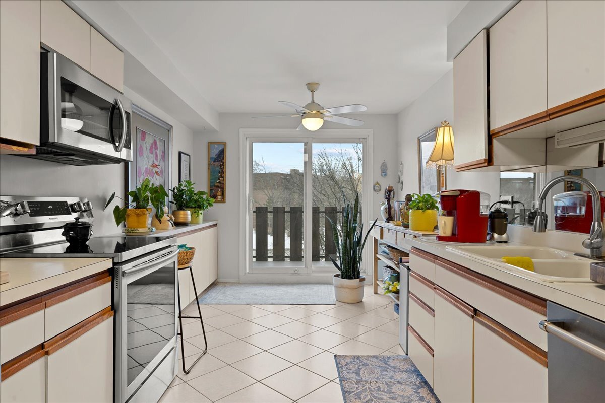 1795 Lake Cook Road, Unit 207 Highland Park, IL 60035 - Photo 9 of 18