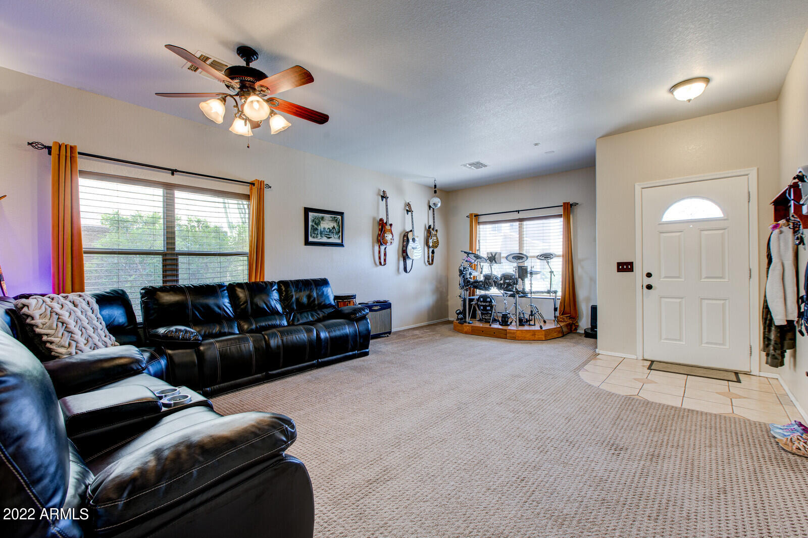 7500 East Deer Valley Road, Unit 79 Scottsdale, AZ 85255 - Photo 6 of 34 Lots of Natural Light