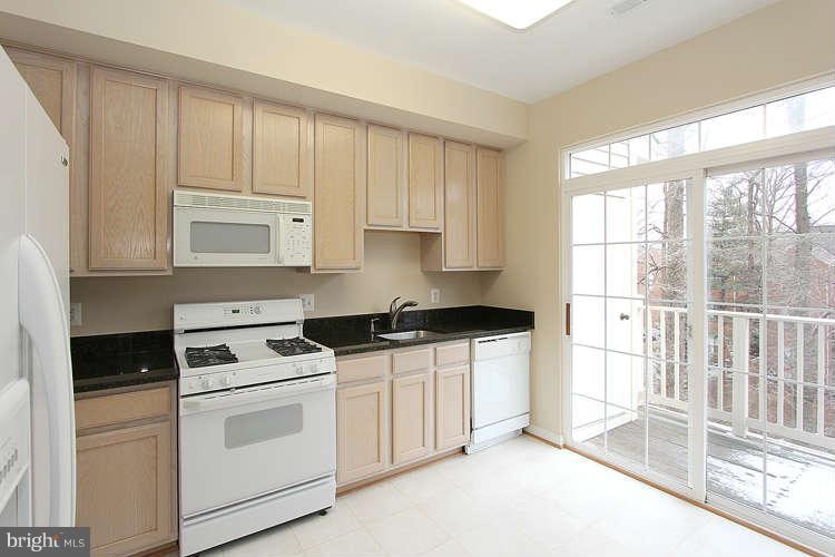 1307 Windleaf Drive, Unit K Reston, VA 20194 - Photo 18 of 30 Kitchen