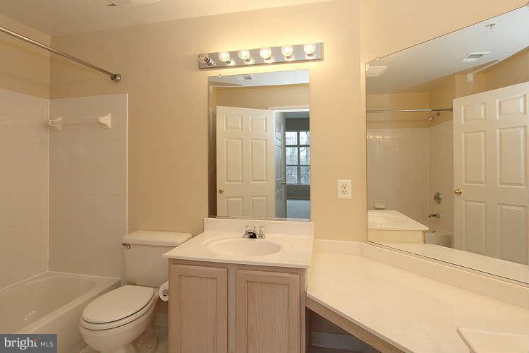 1307 Windleaf Drive, Unit K Reston, VA 20194 - Photo 25 of 30 Bath (Master)
