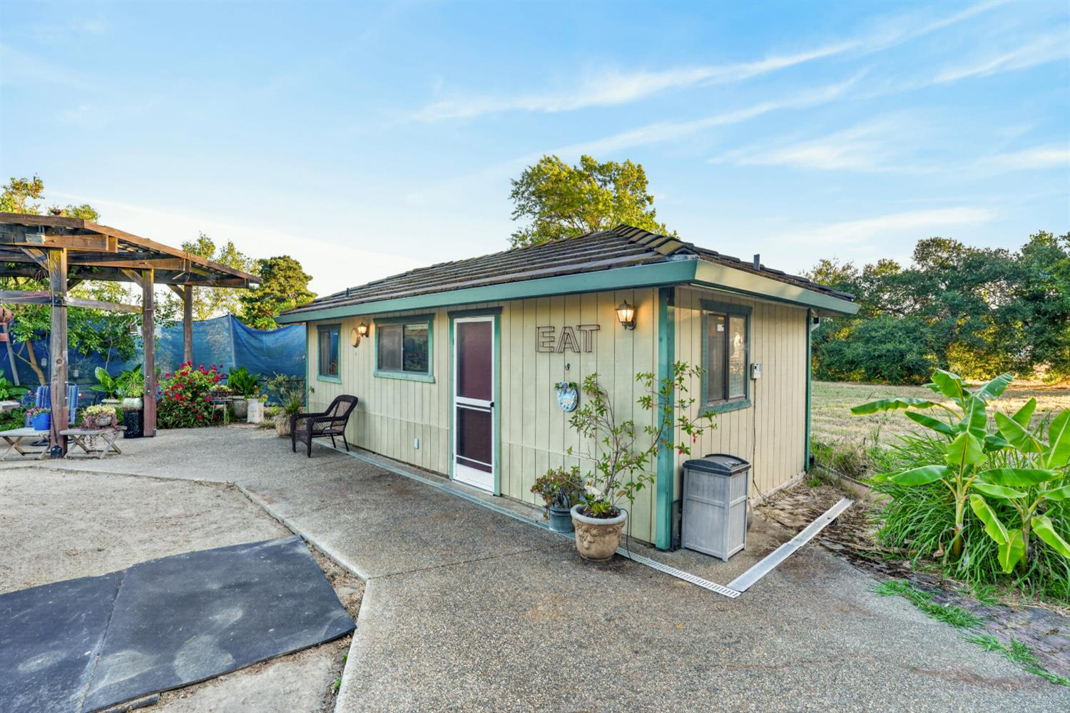 12900 Ivie Road Herald, CA 95638 - Photo 57 of 85 Pool house / full ADU