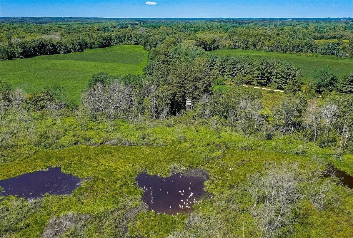 N7712 Church Road Portage, WI 53901 - Photo 9 of 44 Gallery Image 9
