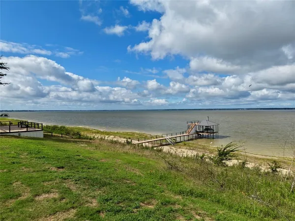 $400,000 | 0 Shoreline Drive, Kemp, TX 75143