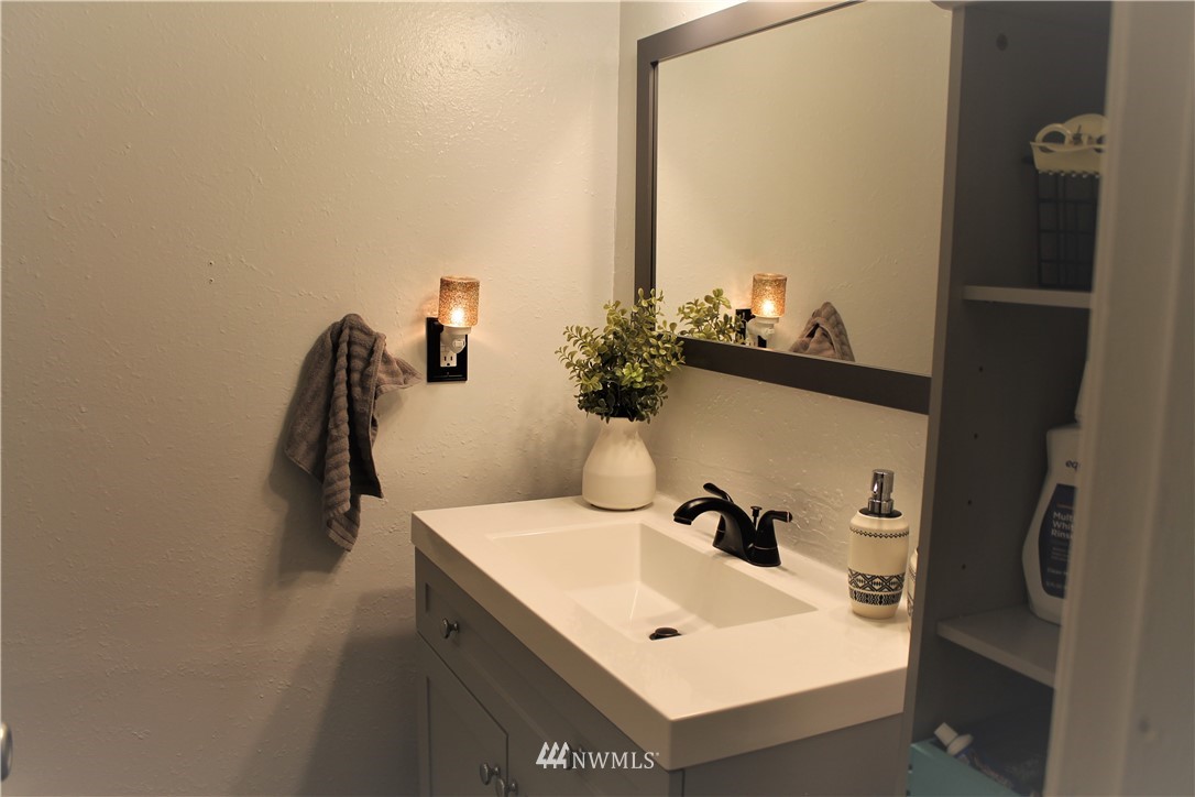 4714 Merlin Street Longview, WA 98632 - Photo 8 of 12 Gallery Image 8